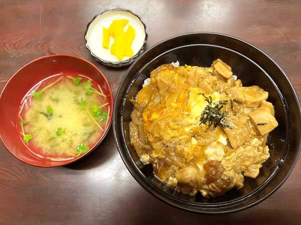 かどや食堂の親子丼