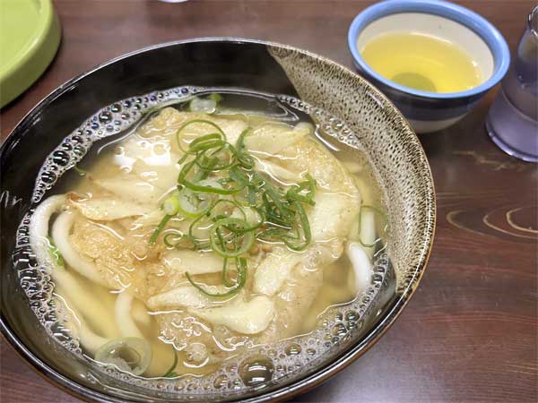 かどや食堂のごぼう天うどん